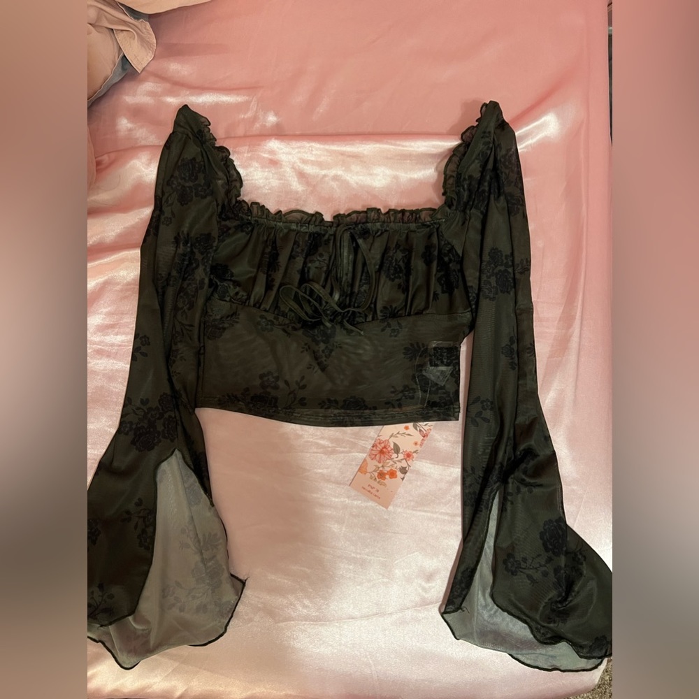 SHEIN Small MOD Flower Print Tie Front Trumpet Sleeve Crop (Never Worn Before)